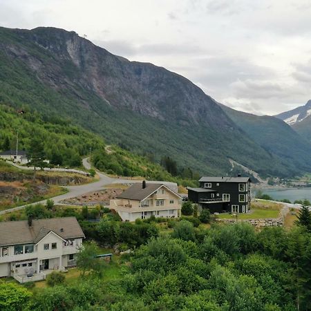 Rake Apartment Loen Bagian luar foto